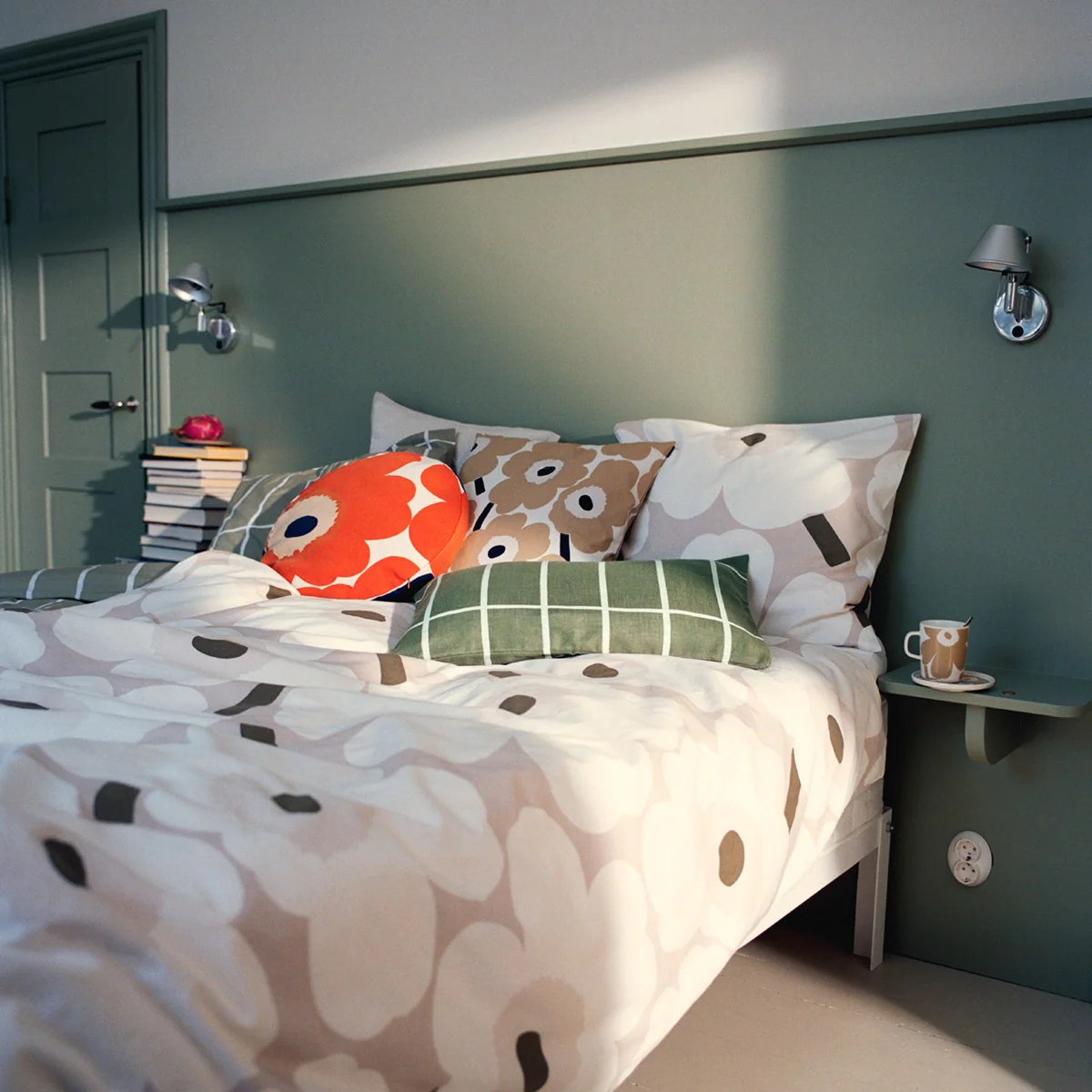 Marimekko Unikko White / Beige Snack Plate - Image 3