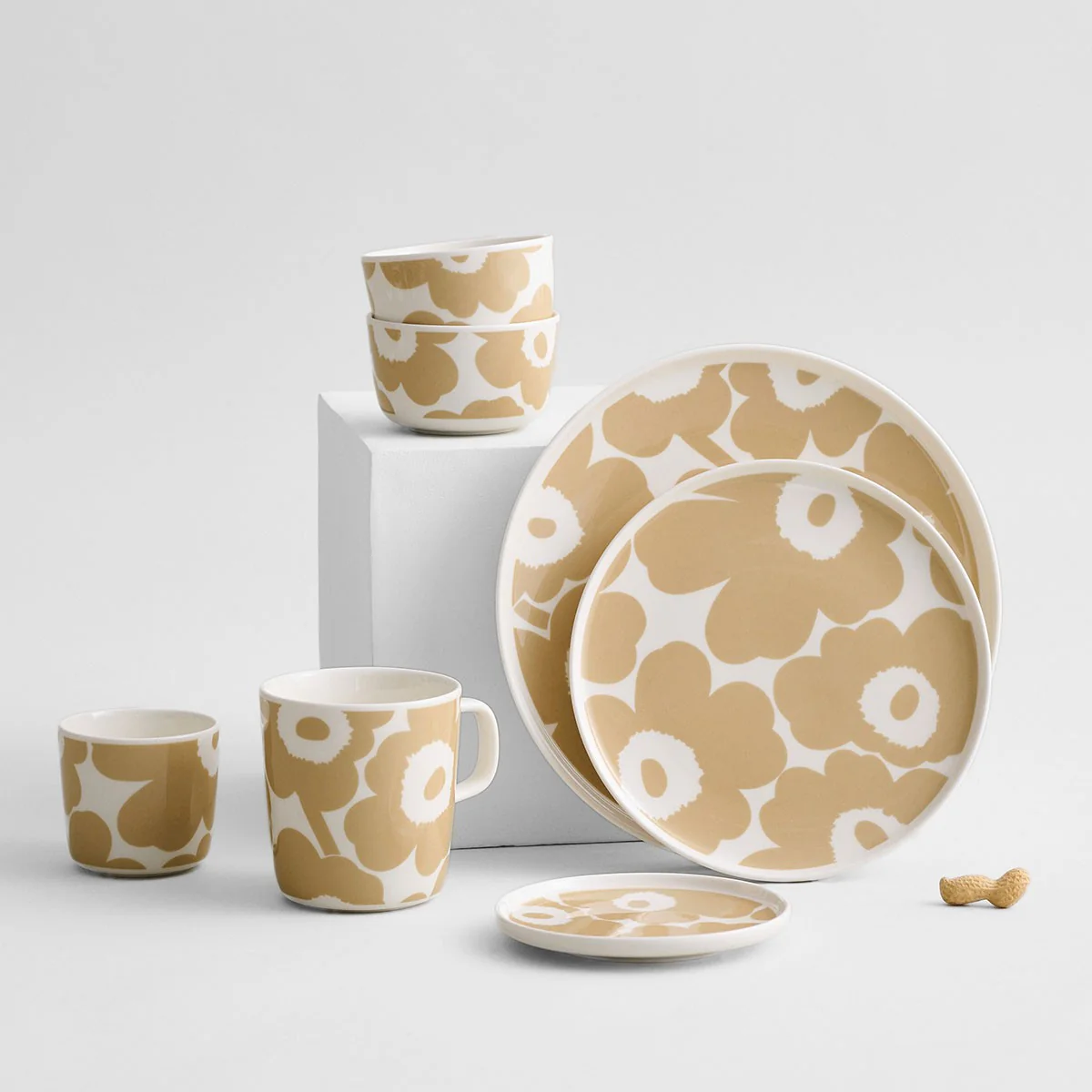 Marimekko Unikko White / Beige Snack Plate - Image 4