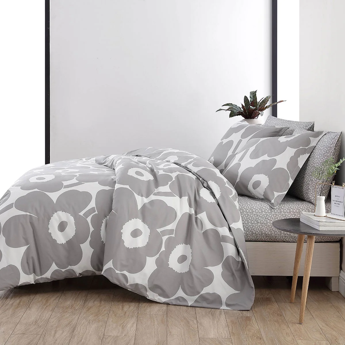 Marimekko Unikko Grey Full / Queen Duvet Cover Set - Image 4