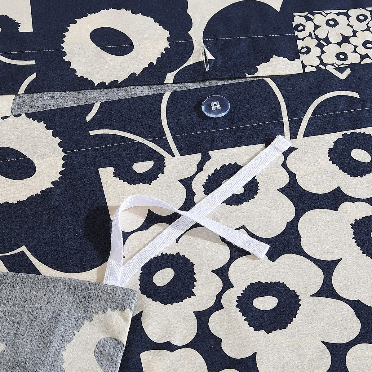 Marimekko Unikko Kollaasi Dark Blue / Off White Full / Queen Duvet Cover Set - Image 5