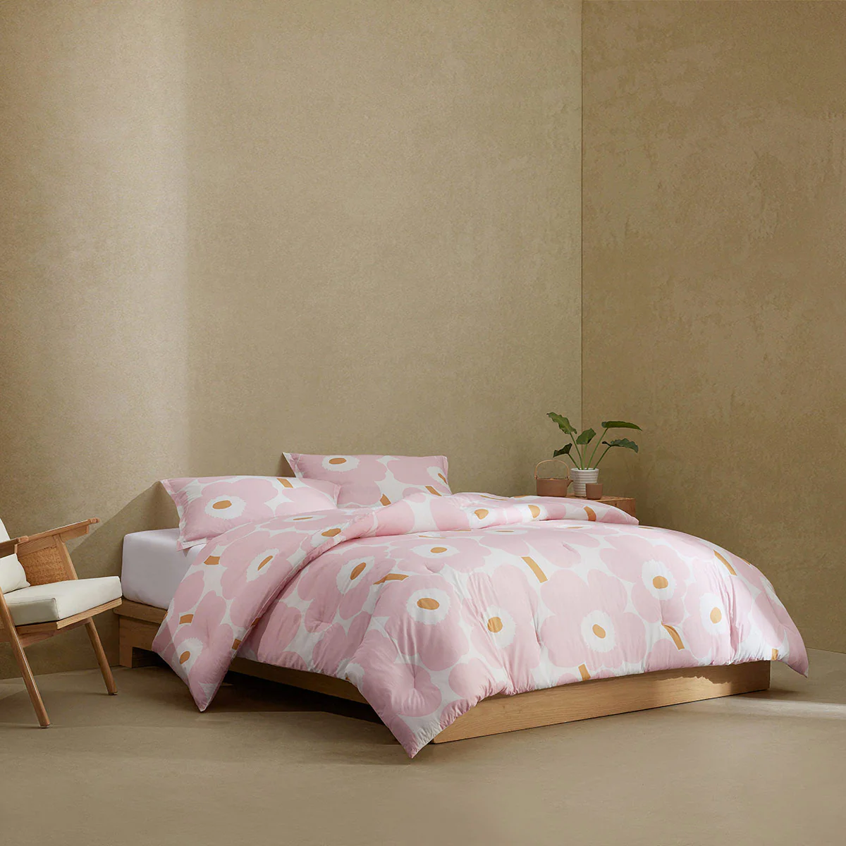 Marimekko Unikko Light Pink Duvet Cover Set - King - Image 6