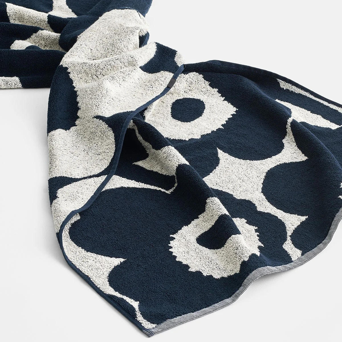 Marimekko Unikko Ivory / Navy Bath Towel - Image 2