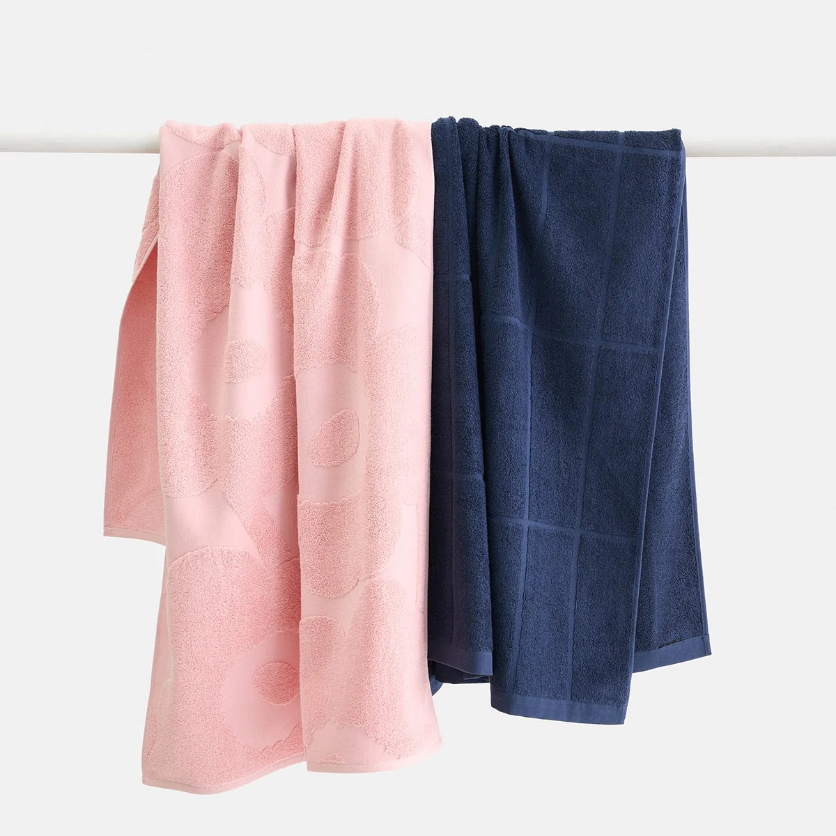 Marimekko Unikko Powder Pink Bath Towel - Image 5