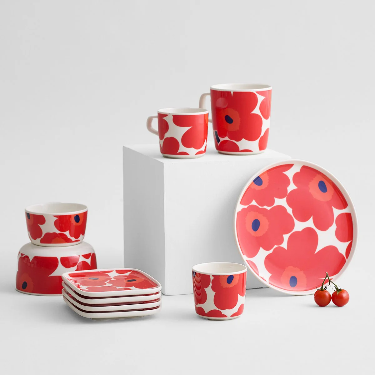 Marimekko Unikko Red Large Mug - Image 4