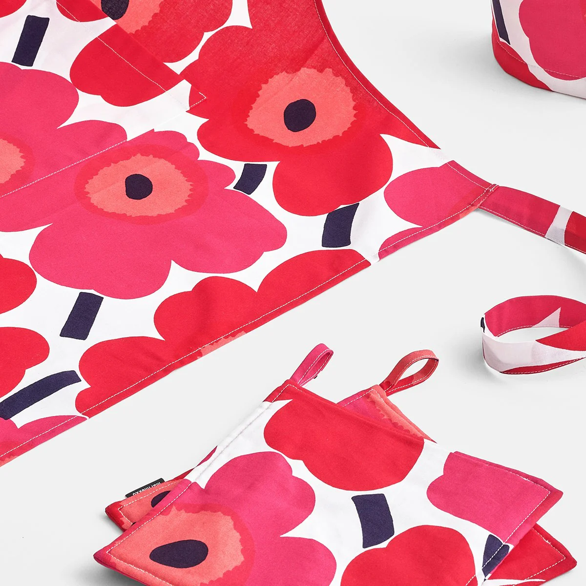 Marimekko Unikko Red Pot Holder - Image 3
