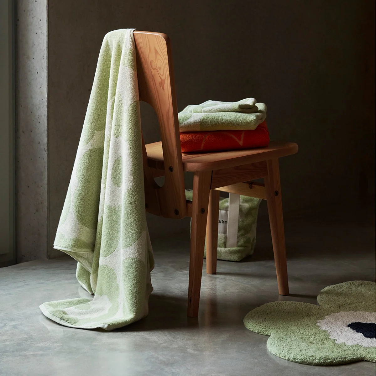 Marimekko Unikko Sage Green / Off White Bath Towel - Image 2