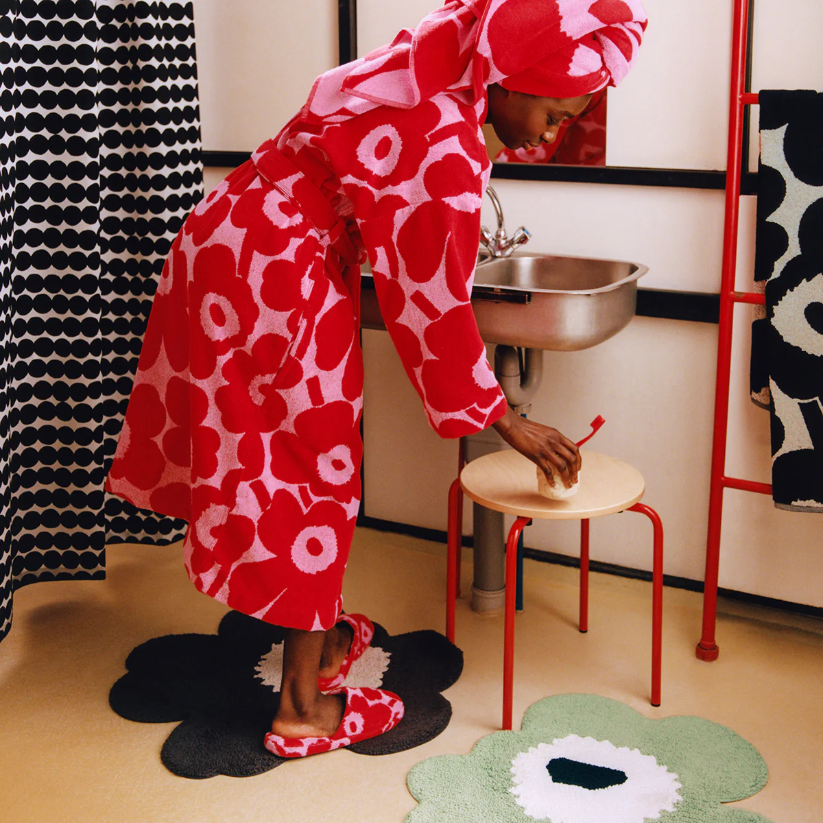 Marimekko Unikko Sage Green / Off White / Navy Bath Mat - Image 5