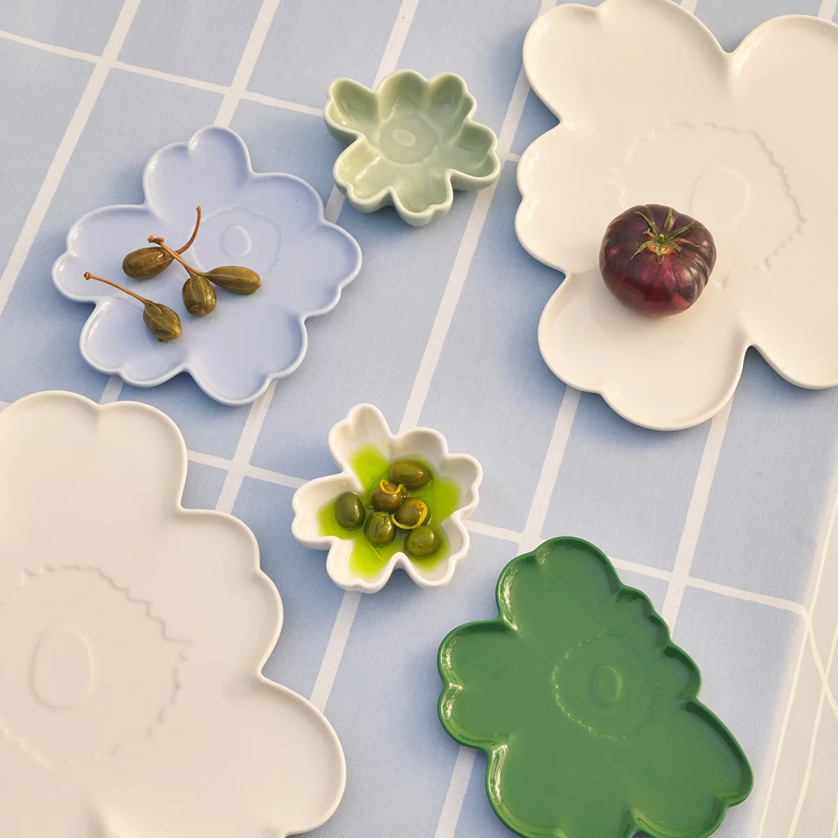 Marimekko Unikko White Serving Plate - Anniversary Edition - Image 3