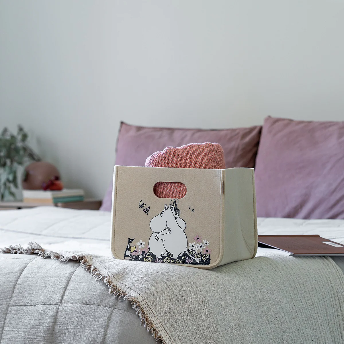Muurla Moomin Hug Tan / Dark Blue Storage Basket - Image 4