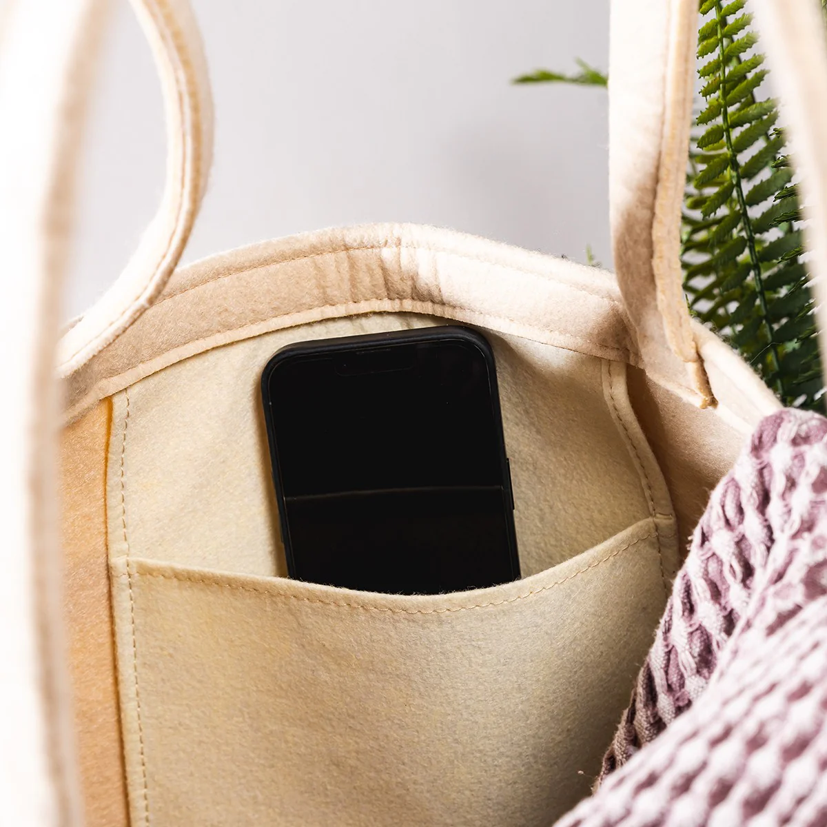 Muurla Moomin Tan / White Beach Bag - Image 5