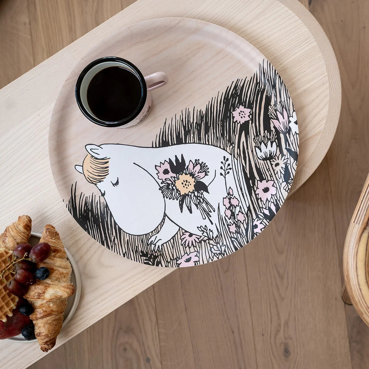 Muurla Moomin Summer Night Black / Pink / Yellow Round Tray - Image 2