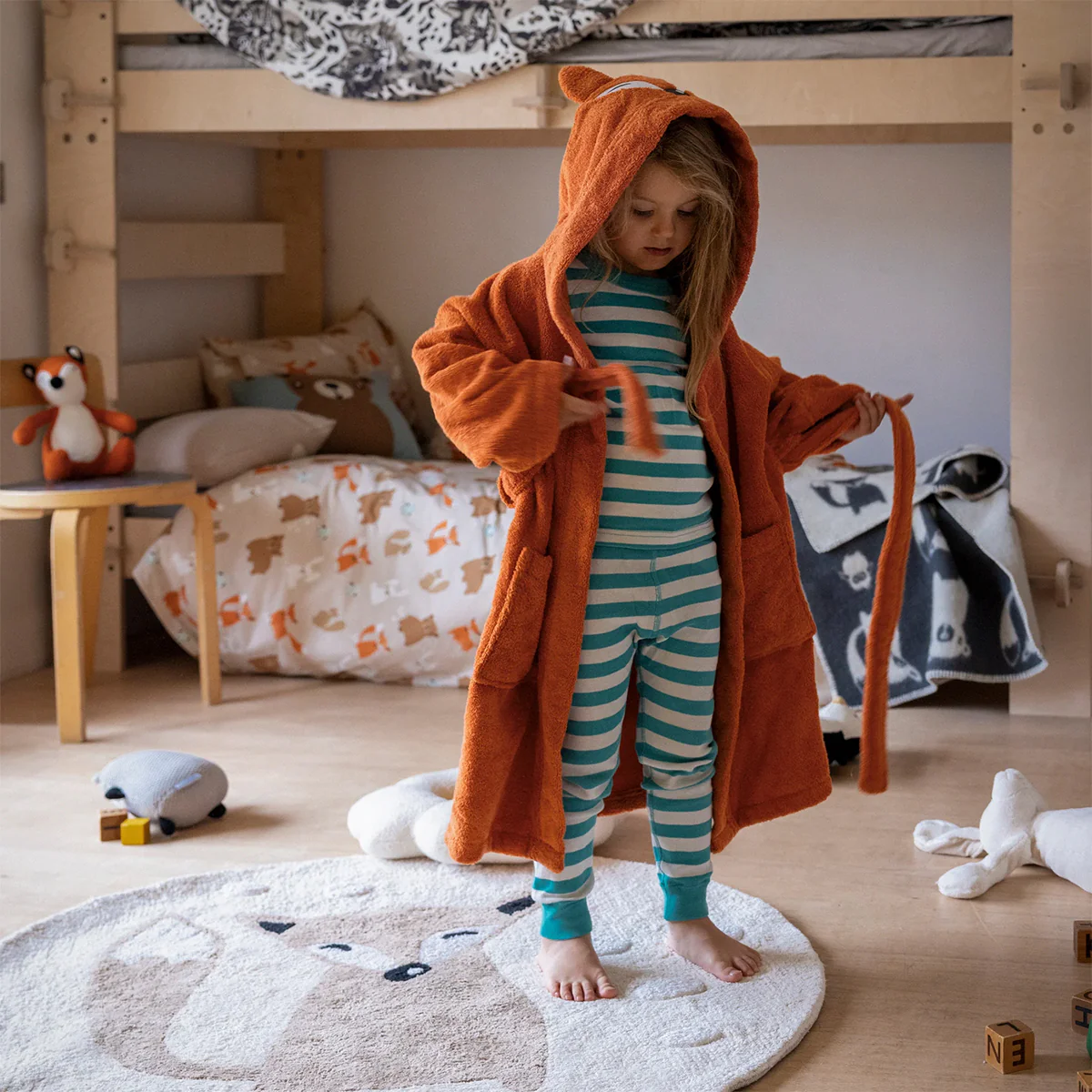 Pentik Metsanvaki Orange Children's Bathrobe - Image 3