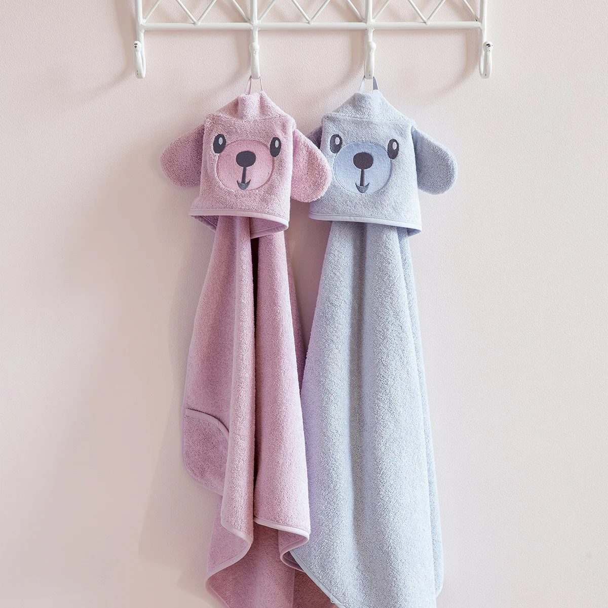 Pentik Pikkunallet Light Blue / Grey Hooded Children's Towel - Image 4