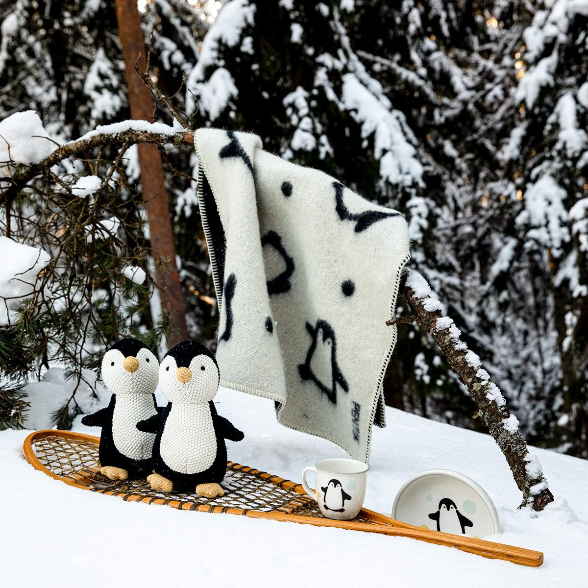 Pentik Pingviini White / Black Baby Blanket - Image 5
