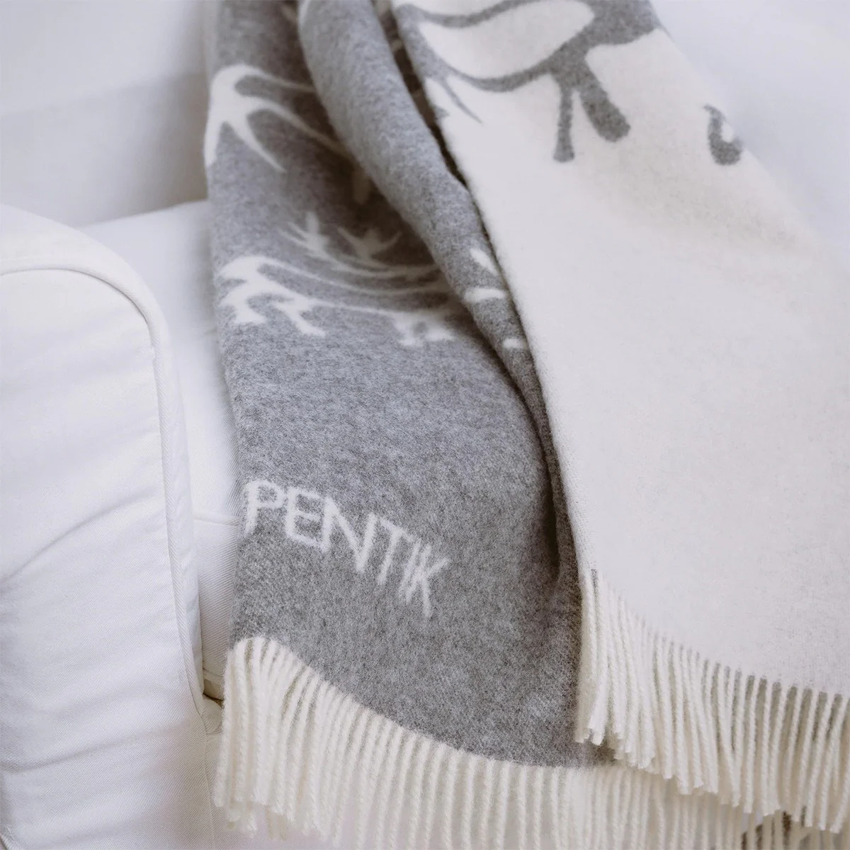 Pentik Saaga Grey Wool Blanket - Image 4
