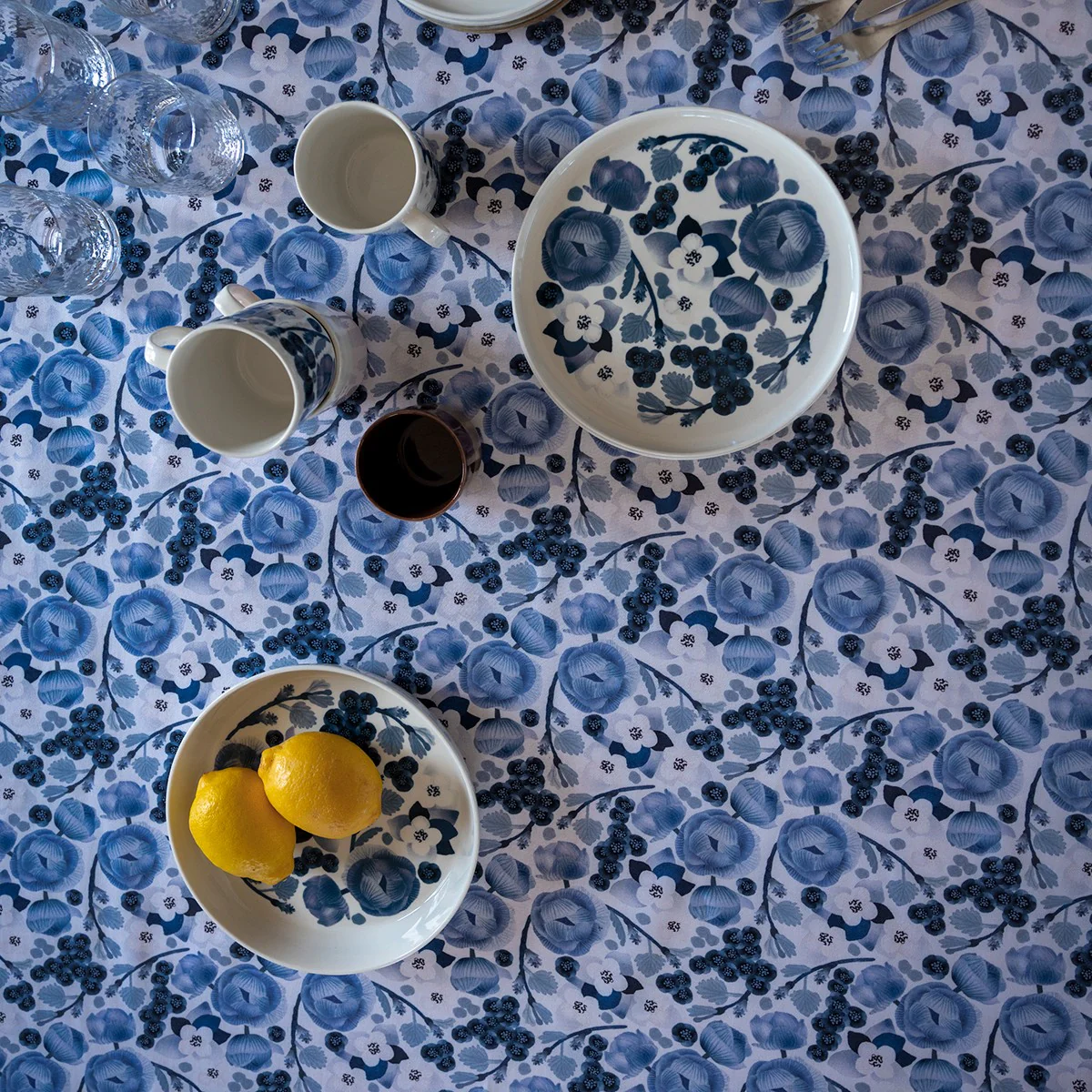 Pentik Lapin Kukka Blue / White Pie Dish - Image 4
