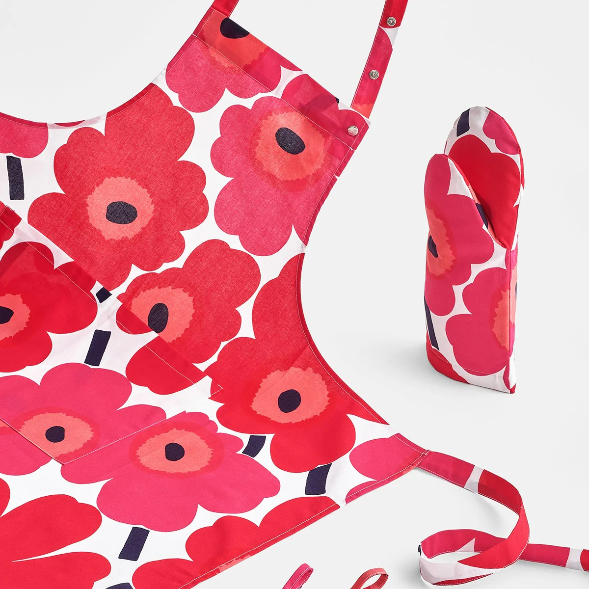 Marimekko Unikko Red Apron - Image 3