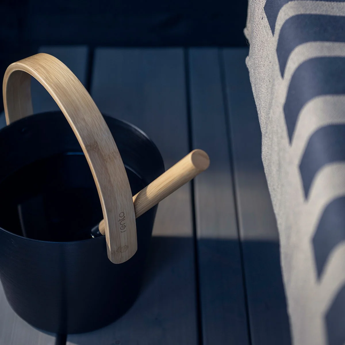 Rento Aluminum / Bamboo Black Sauna Pail - Image 3