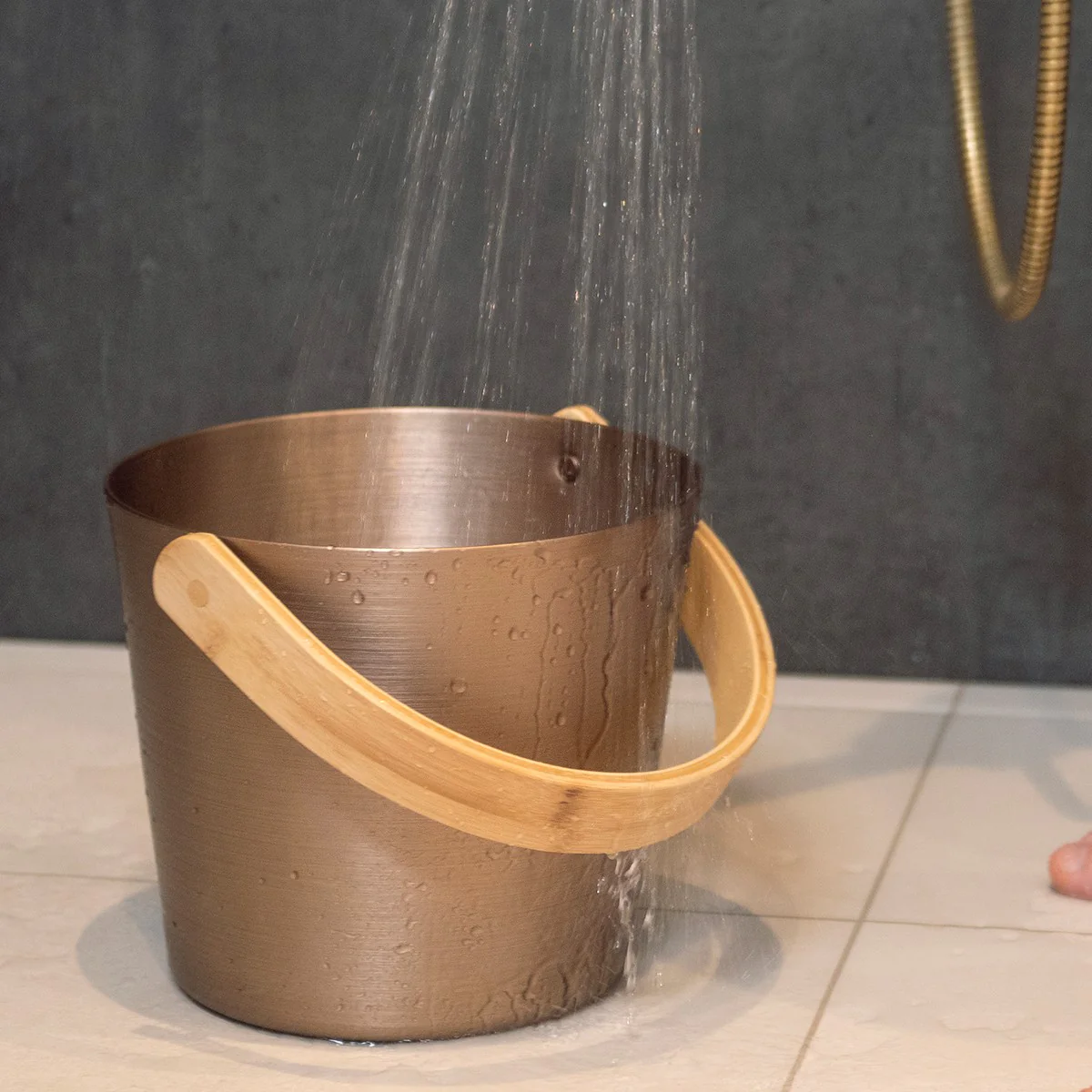 Rento Champagne Aluminum & Bamboo Sauna Pail - Image 4