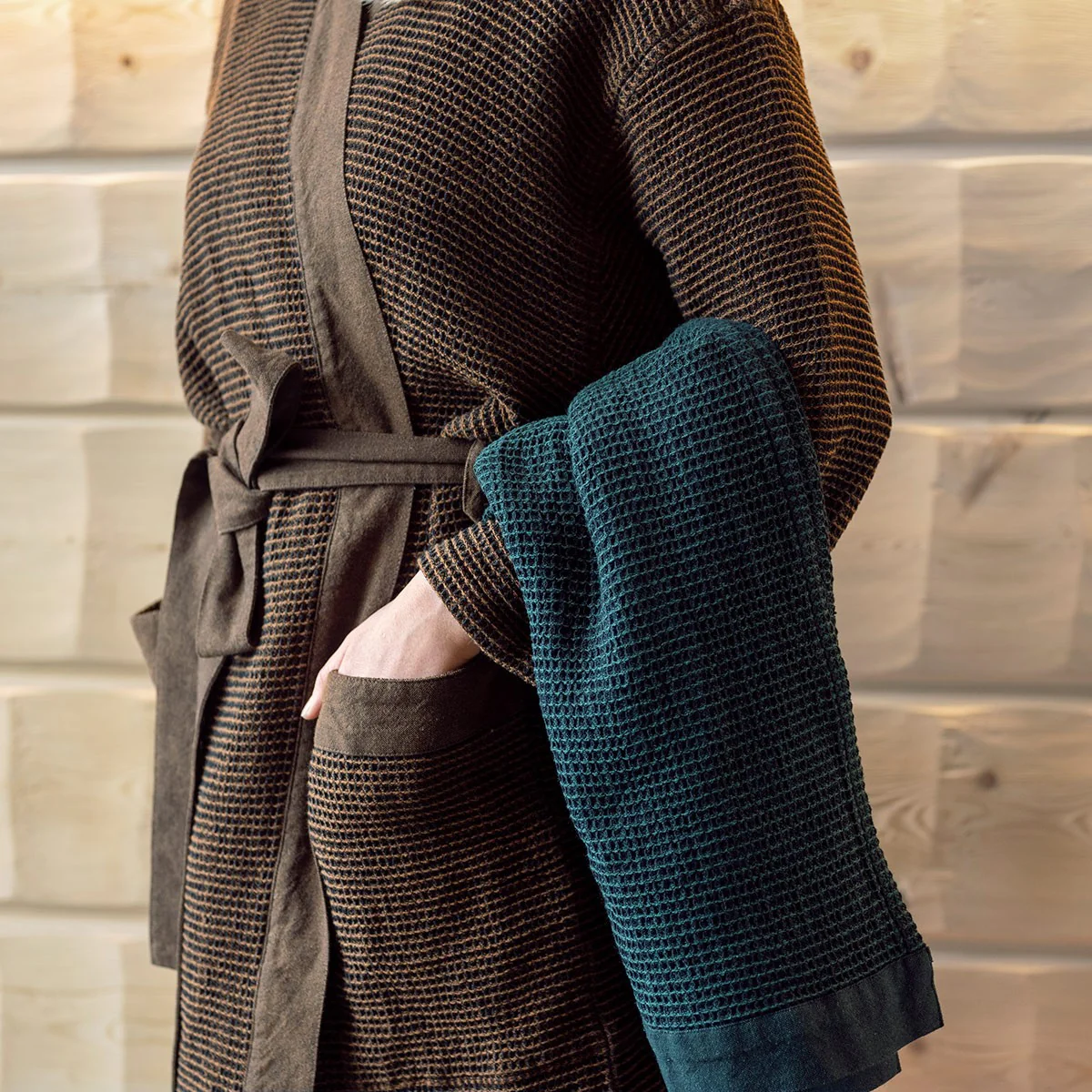 Rento Kenno Brown / Black Bathrobe - Image 2