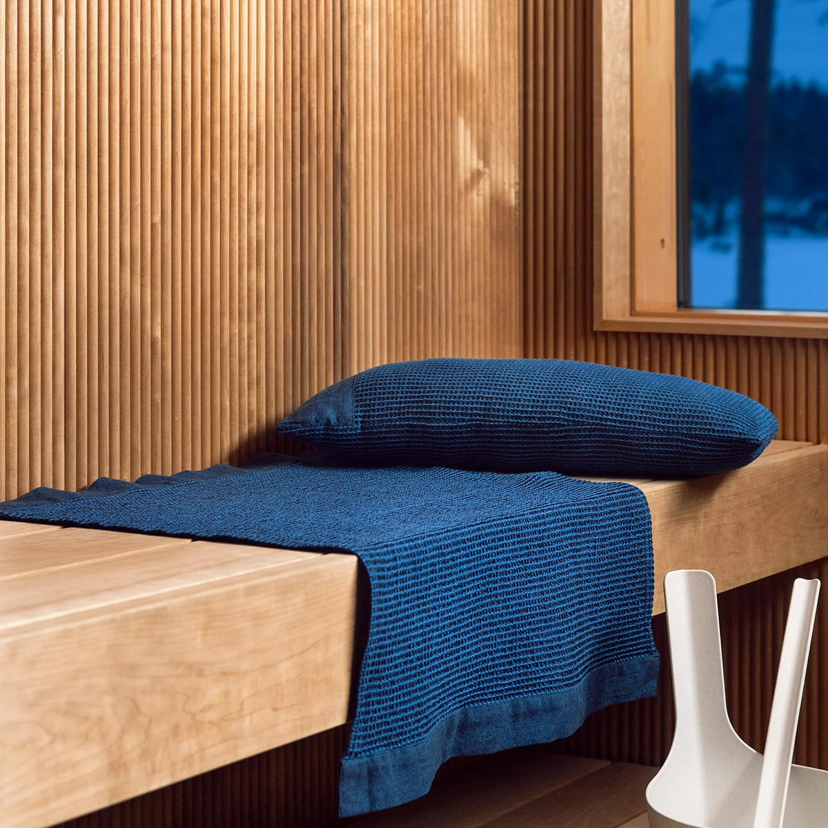 Rento Kenno Blue / Black Sauna Seat Cover - Image 2