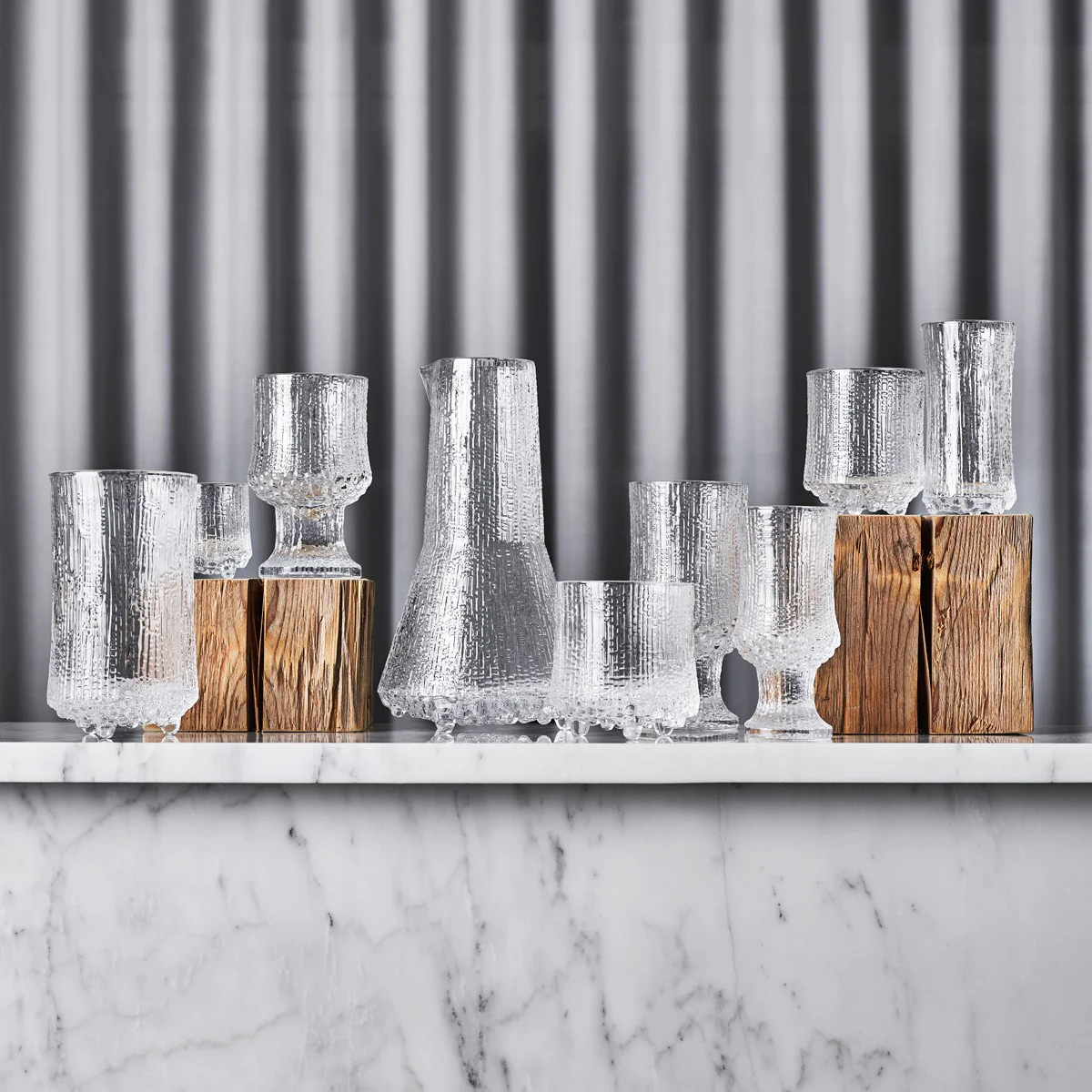 iittala Ultima Thule Footed On The Rocks - Set of 2 - Image 4